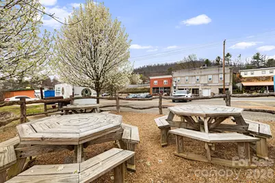 670 Oak Avenue, Spruce Pine, NC 28777 - Photo 21