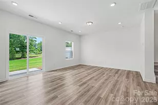4035 Lawnview Dr, Charlotte, NC 28269 - Photo 13