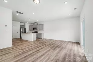 4035 Lawnview Dr, Charlotte, NC 28269 - Photo 5