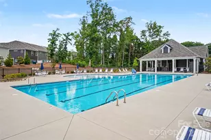 4035 Lawnview Dr, Charlotte, NC 28269 - Photo 31