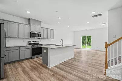 4035 Lawnview Drive, Charlotte, NC 28269 - Photo 7