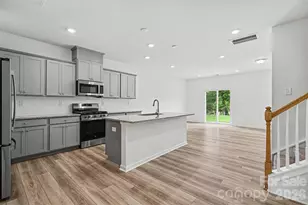 4035 Lawnview Dr, Charlotte, NC 28269 - Photo 7