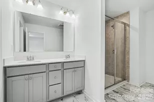 4035 Lawnview Dr, Charlotte, NC 28269 - Photo 17