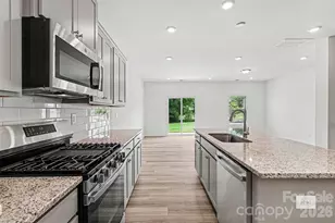 4035 Lawnview Dr, Charlotte, NC 28269 - Photo 9
