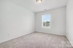 4035 Lawnview Dr, Charlotte, NC 28269 - Photo 19