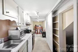 7130 Stonington Ln, Charlotte, NC 28227 - Photo 7