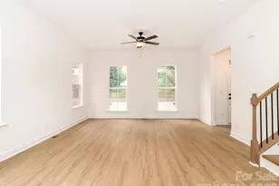 2501 Elon St, Charlotte, NC 28208 - Photo 9