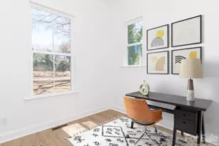2501 Elon St, Charlotte, NC 28208 - Photo 3