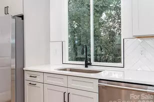 2501 Elon St, Charlotte, NC 28208 - Photo 17