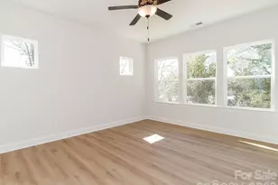 2505 Elon St, Charlotte, NC 28208 - Photo 3