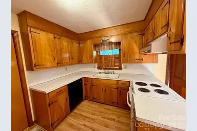 845 Cherokee Place SW, Lenoir, NC 28645 - Photo 13