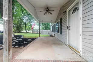 3902 Sharyn Dr, Charlotte, NC 28214 - Photo 3