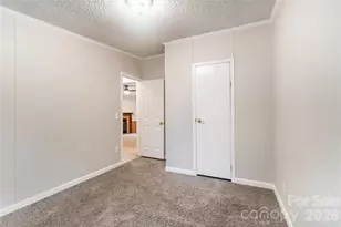 3902 Sharyn Dr, Charlotte, NC 28214 - Photo 25
