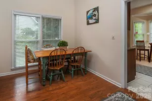 5935 Fitzwilliams Ln, Charlotte, NC 28270 - Photo 7