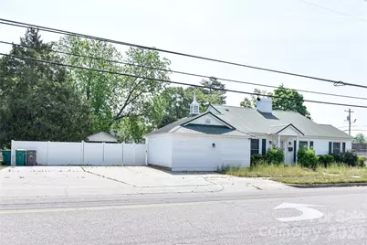 500 Godwin Avenue, Lumberton, NC 28358 - Photo 1