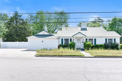 500 Godwin Avenue, Lumberton, NC 28358 - Photo 1