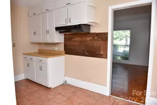 500 Godwin Ave, Lumberton, NC 28358 - Photo 11