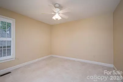 116 28th Avenue NW, Hickory, NC 28601 - Photo 33
