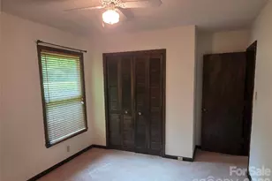 4028 Elizabeth St, Hickory, NC 28601 - Photo 11