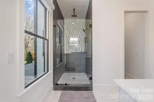 439 Melbourne Ct, Charlotte, NC 28209 - Photo 27