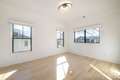 439 Melbourne Court, Charlotte, NC 28209 - Photo 37