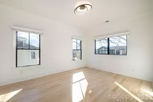 439 Melbourne Ct, Charlotte, NC 28209 - Photo 37