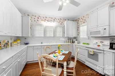 1518 Greenville Highway, Hendersonville, NC 28792 - Photo 17