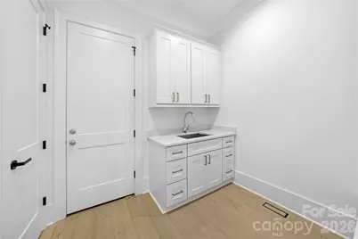5035 Gilchrist Road #1B, Charlotte, NC 28211 - Photo 17