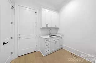 5035 Gilchrist Rd, Charlotte, NC 28211 - Photo 17