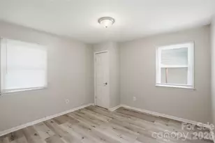 1016 Pondella Dr, Charlotte, NC 28213 - Photo 15