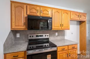 304 Springhill Ln, Maiden, NC 28650 - Photo 17