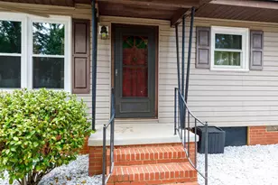 202 Woodlawn Dr, York, SC 29745 - Photo 3