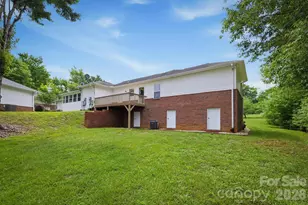 2523 26th Ave NE, Hickory, NC 28601 - Photo 3