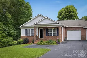 2523 26th Ave NE, Hickory, NC 28601 - Photo 1