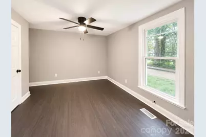 1115 Wilson W Lee Boulevard, Statesville, NC 28677 - Photo 13