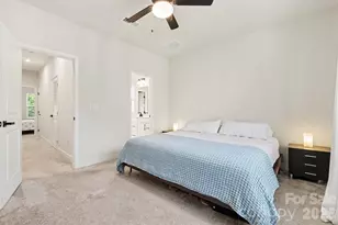 300 Twinflower Ln, Charlotte, NC 28205 - Photo 13