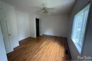 17 N Pershing Rd, Asheville, NC 28805 - Photo 11