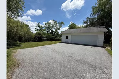 17 N Pershing Road, Asheville, NC 28805 - Photo 5