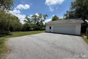17 N Pershing Rd, Asheville, NC 28805 - Photo 5