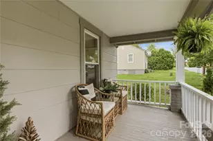 1226 1st Ave Pl NW, Hickory, NC 28601 - Photo 7