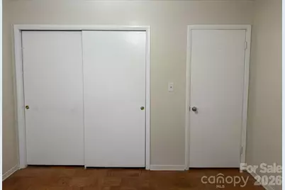 4915 Malibu Drive, Charlotte, NC 28215 - Photo 7