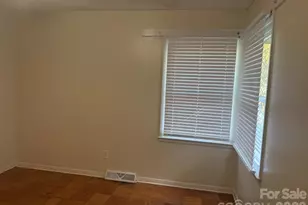 4915 Malibu Dr, Charlotte, NC 28215 - Photo 9