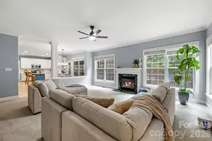 2832 Shady Reach Ln, Charlotte, NC 28214 - Photo 3