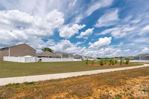 2001 Vanderlyn St, Monroe, NC 28112 - Photo 37