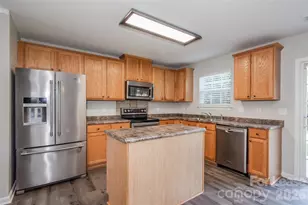 2901 Heather Ridge Rd, Dallas, NC 28034 - Photo 3