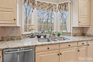1090 N Saunders Dr, Catawba, NC 28609 - Photo 13