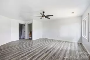 120 Stovall St, Waynesville, NC 28786 - Photo 9