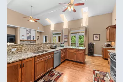 25 Linden Turn S, Hendersonville, NC 28739 - Photo 13
