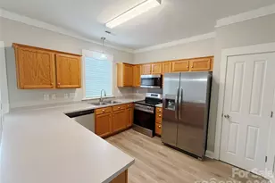 11223 Blue Cedar Ln, Charlotte, NC 28277 - Photo 9
