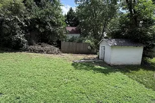 309 N Poplar St, Gastonia, NC 28054 - Photo 11